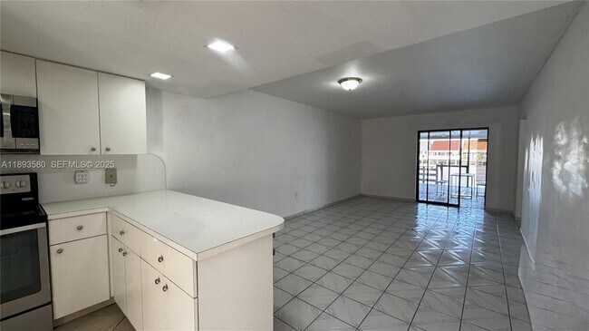 Building Photo - 5530 W 26th Ct