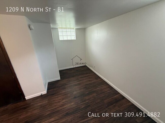 Building Photo - 1209 North North Street