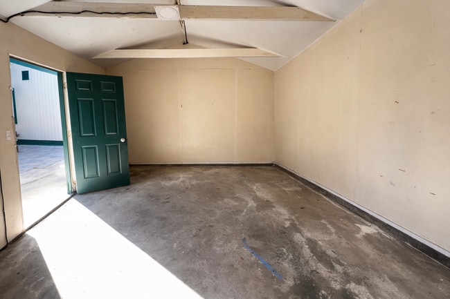 Building Photo - 620 Columbia St