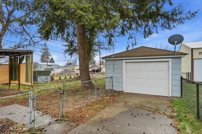 Building Photo - 2118 E Central Ave