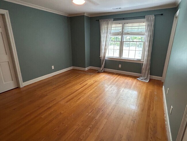 Building Photo - 5 Bed | 3.5 Bath House in Raleigh