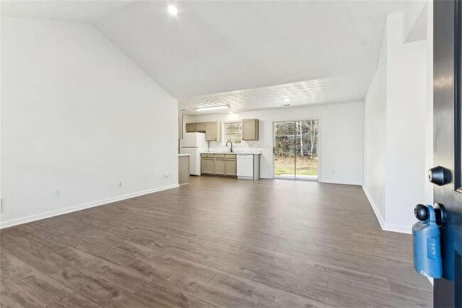 Building Photo - 410 Shenandoah Ct