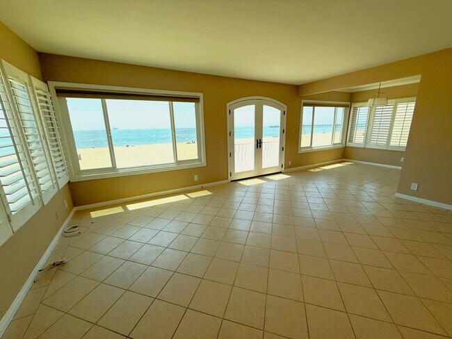 Building Photo - 1319 E Seal Way