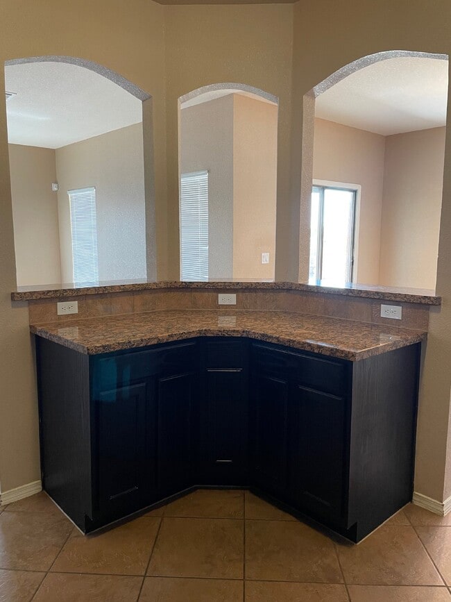 Building Photo - 12960 Cozy Cove Ave