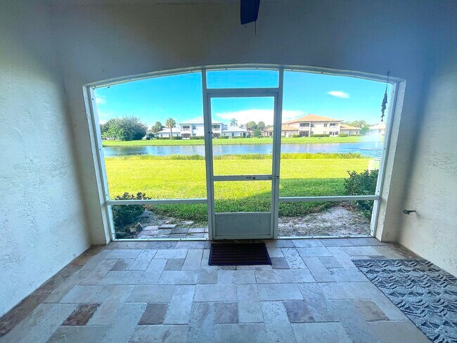 Building Photo - 1840 Sandhill Crane Dr