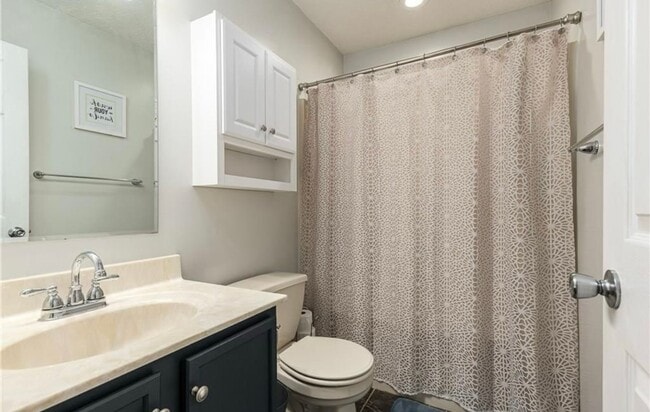 Building Photo - 3BR/2BR Home For Rent - Fenced Back Yard w...