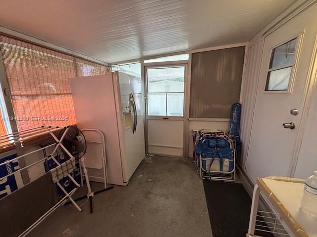 Building Photo - 231 W Lake Dr