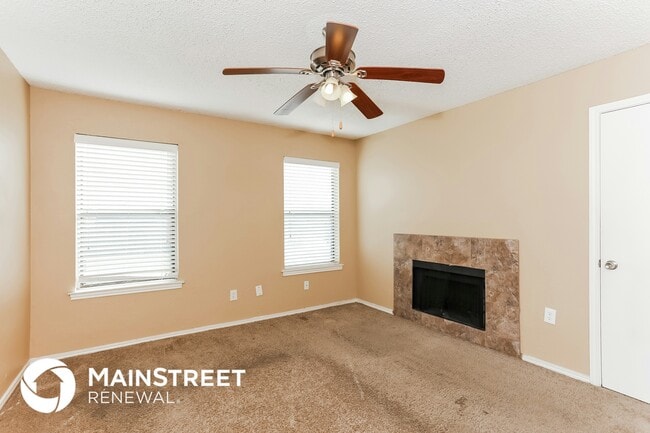 Building Photo - 945 Thorton Dr