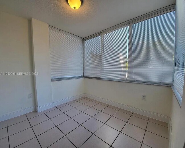 Building Photo - 250 180th Dr