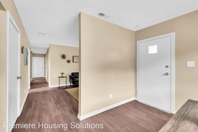 Building Photo - 4 br, 1.5 bath House - 305 Union Street