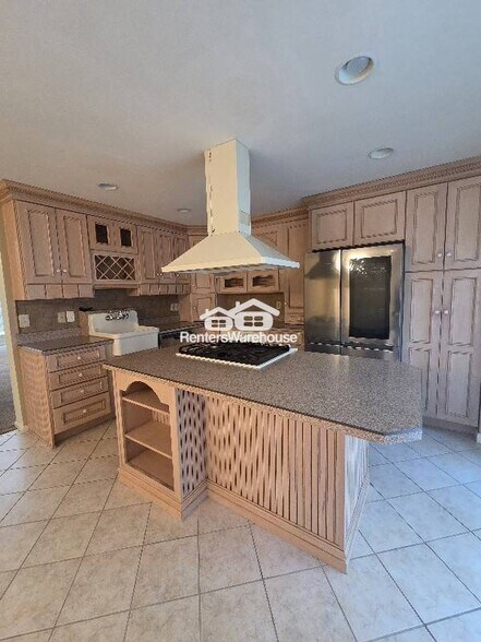 Building Photo - 470 Summit Tree Ct