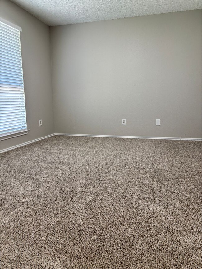 Building Photo - 104 Glade Shadow Dr