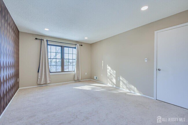 Building Photo - 344 Danbury Ln