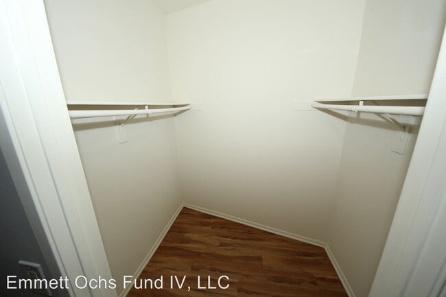 Building Photo - 7111 Ramsgate Ave