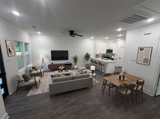 Building Photo - 5838 Beldart St