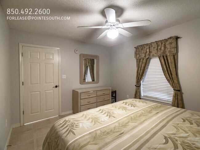 Building Photo - 13500 Sandy Key Dr