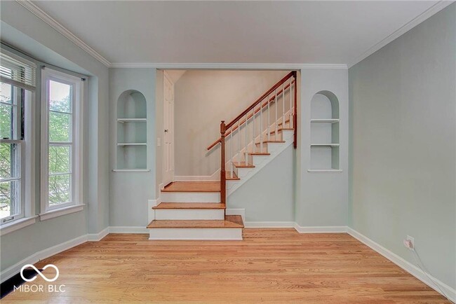 Building Photo - 5043 Boulevard Pl