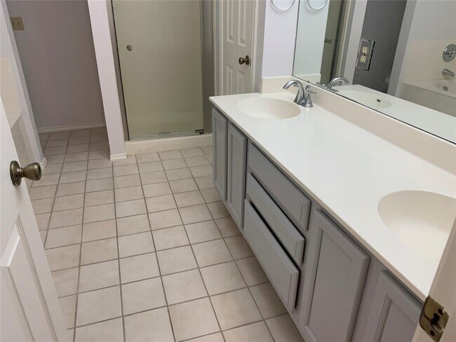 Building Photo - 17130 Copperhead Dr