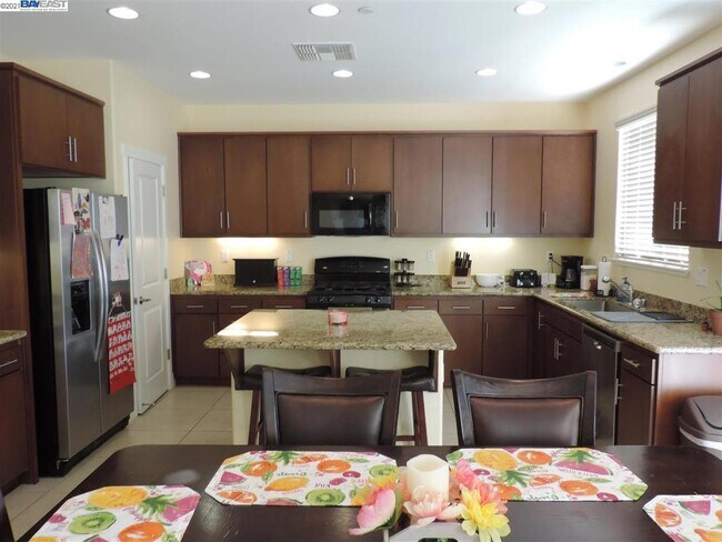 Building Photo - 18517 Admiral Way