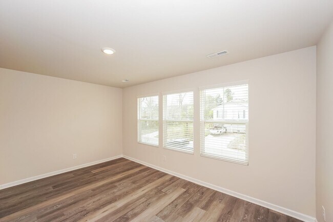 Building Photo - Brand New Townhome | 3 BR/3.5BA | 1-Car Garage | Near Downtown Mooresville