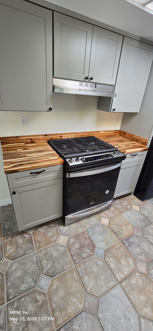 Building Photo - 2 Bedroom 2 bath home in Sierra Bonita sen...