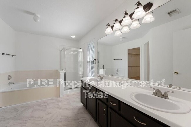 Building Photo - 906 Low Brim Cove