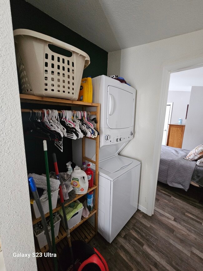 Building Photo - 47 Monarch Dr