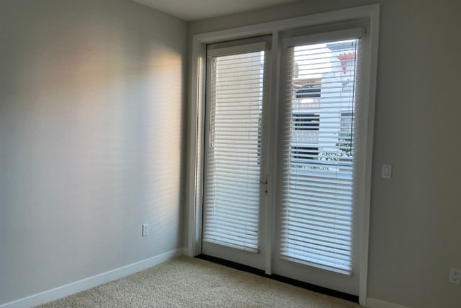 Building Photo - A Cozy Contemporary and Stylish Condo 2BR/...