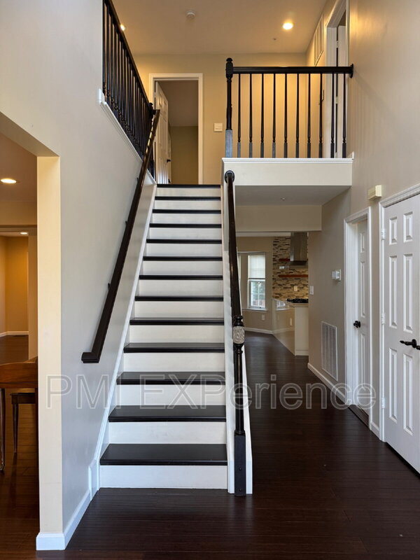 Building Photo - 9203 Sandy Creek Rd