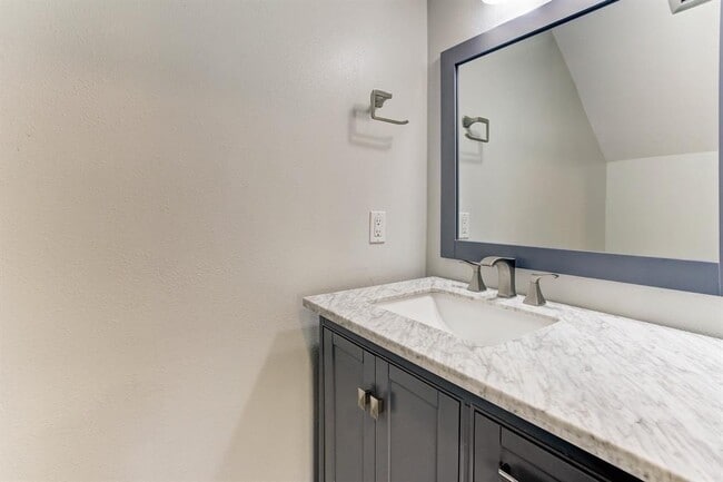 Building Photo - 10806 Wickersham Ln