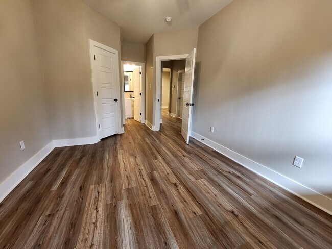 Building Photo - 2312 Lavern St