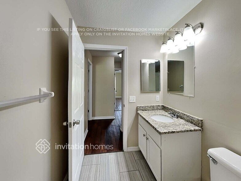 Building Photo - 6425 Barberry Ct
