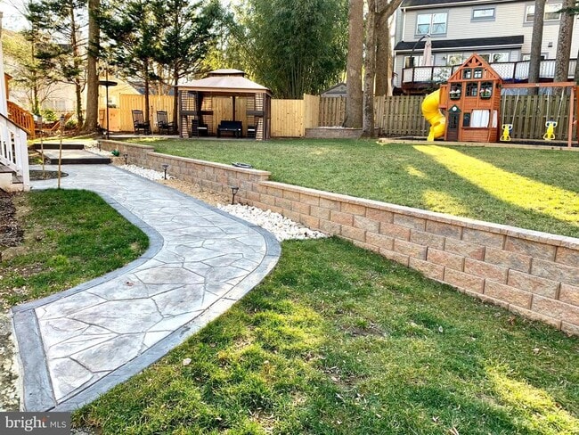 Building Photo - 2918 Glenvale Dr