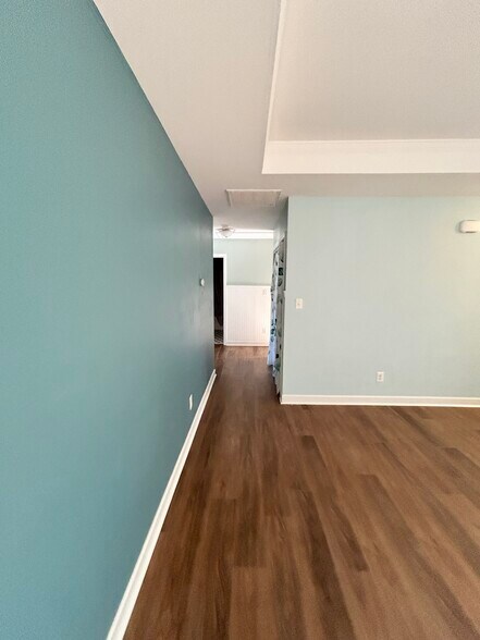 Building Photo - 301 Kraft St