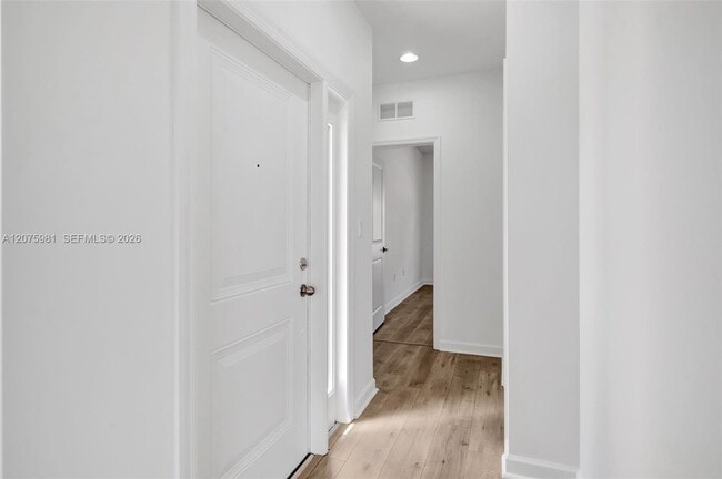 Building Photo - 465 NE 194th Terrace