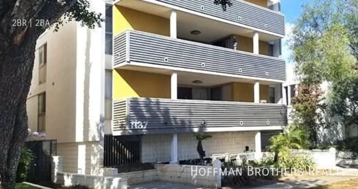 Building Photo - 1137 11th St