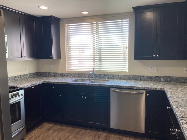 Building Photo - 10201 Mountair Ave