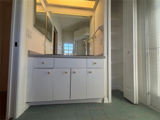 Building Photo - 3921 Talah Dr