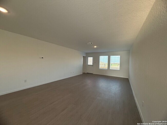 Building Photo - 204 Ottawa Wy