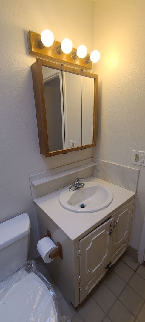 Building Photo - Adorable Single Story home with 3 bedroom and 2 bath