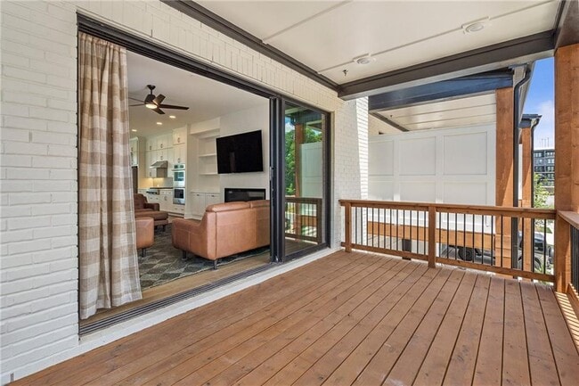 Building Photo - 2042 Juliette Ave