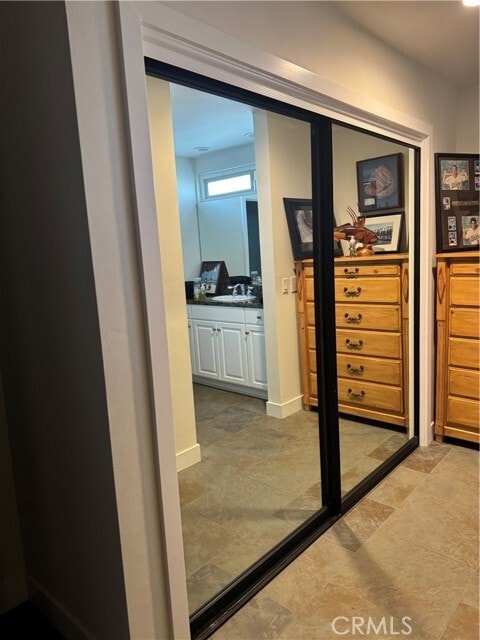 Building Photo - 2522 University Dr