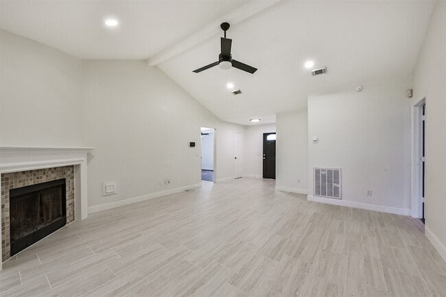 Building Photo - 9202 Bayou Bluff Dr