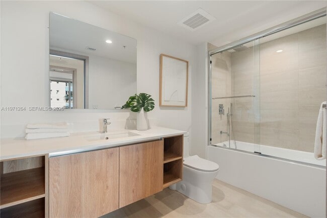 Building Photo - 10281 W Bay Harbor Dr