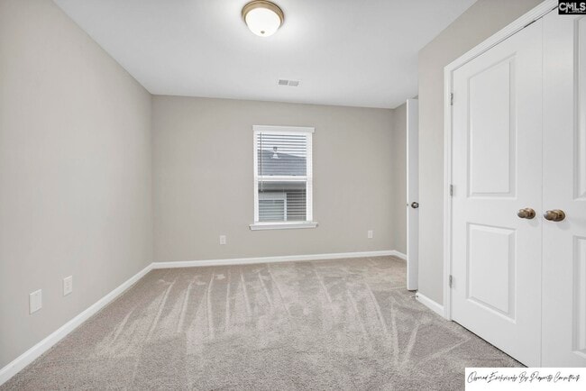 Building Photo - 135 Hunters Grove Dr