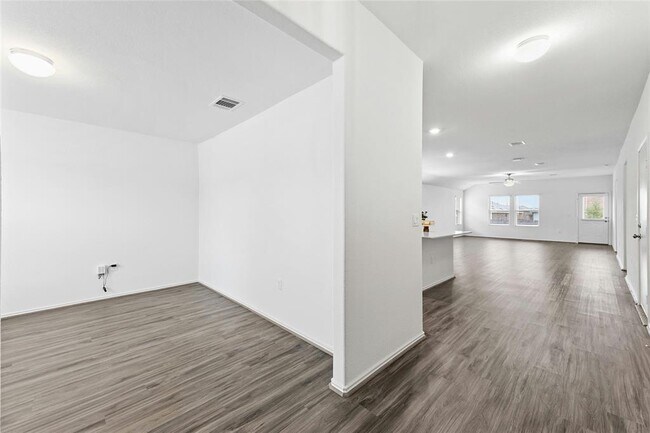 Building Photo - 11813 Roscommon Trl