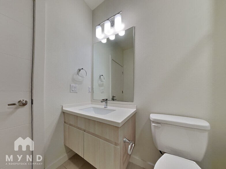 Building Photo - 7805 Cooper Ln