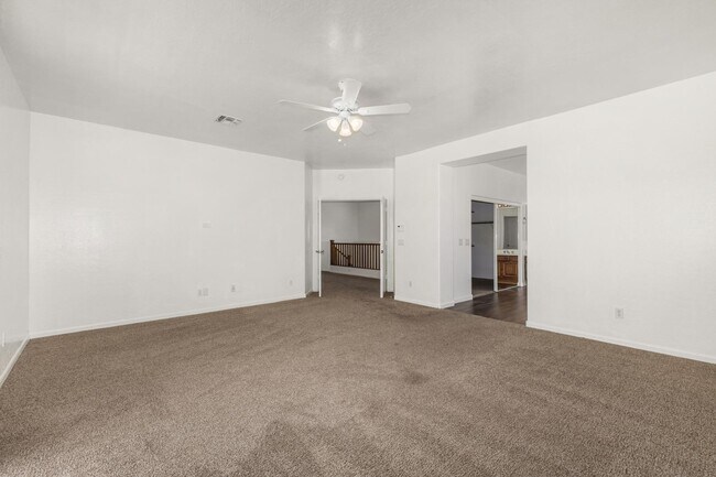 Building Photo - 918 W Windsong Dr