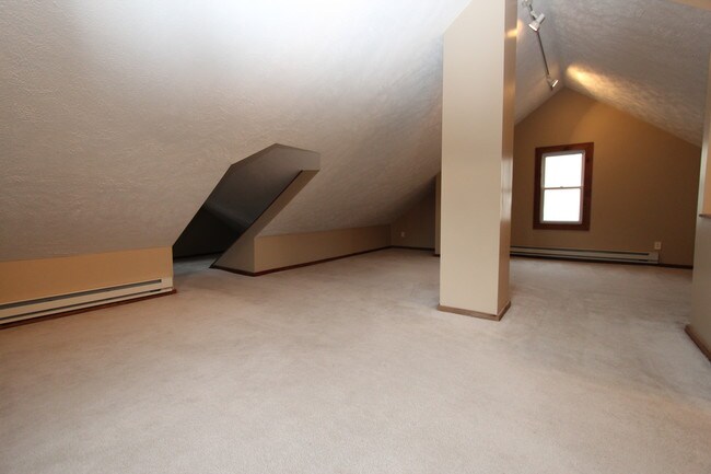 Building Photo - 860 Lake Michigan Dr NW