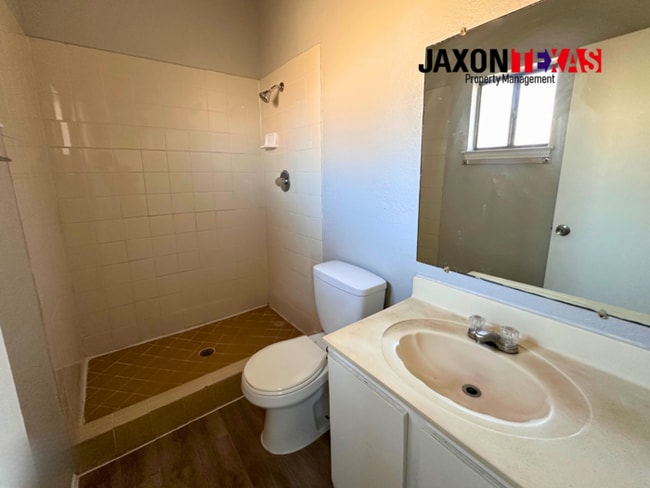 Building Photo - 1535 Rebecca Ann Dr